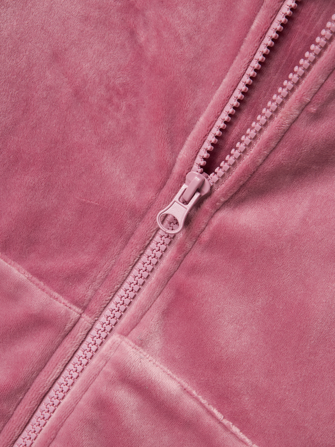 model_shot-front_full